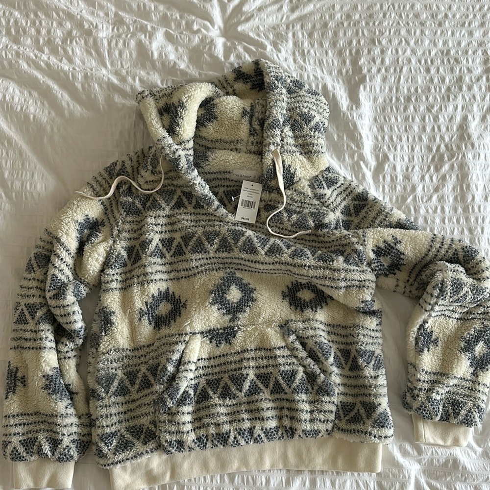 Mia & Tess Fleece Pullover Hoodie (ivory)
